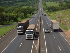 Leia mais sobre o artigo CNT alerta governo federal sobre problemas no transporte internacional de cargas provocados por medidas sanitárias implantadas por países vizinhos