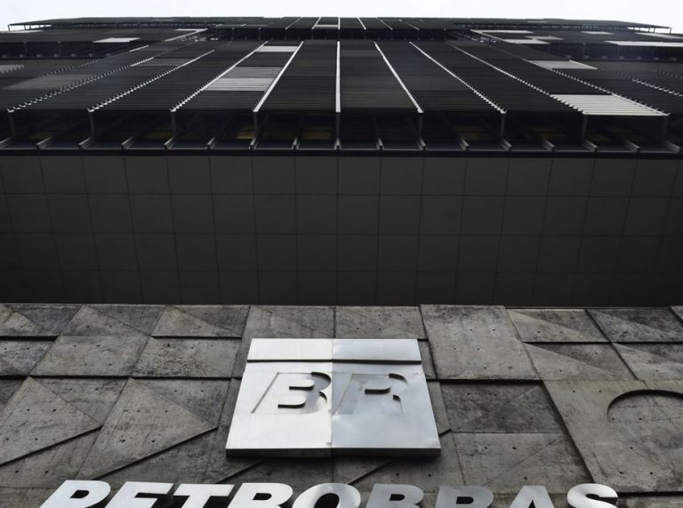 Petrobras bate recorde de vendas de diesel S-10