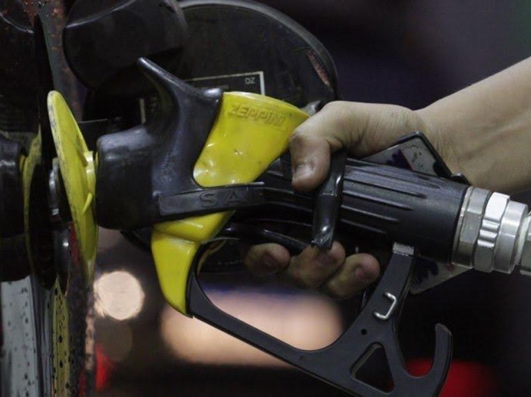 Bolsonaro aprova redução da mistura de biodiesel no diesel de 13% para 10%