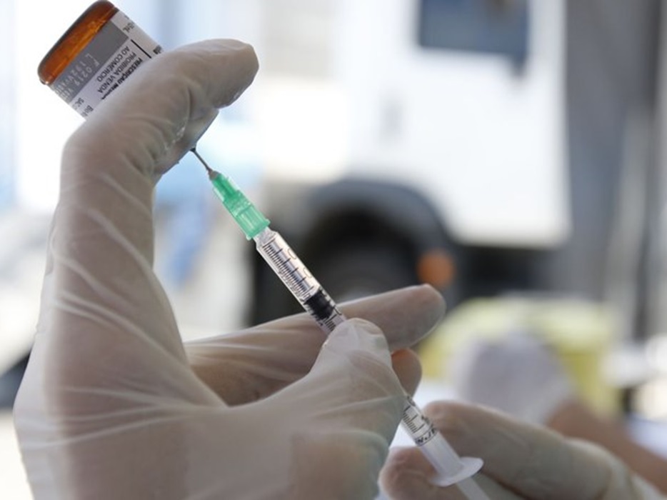 Governo Federal vai iniciar distribuição de vacinas contra covid-19 a portuários