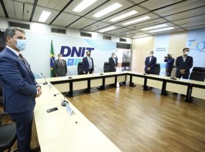 Leia mais sobre o artigo Emoção e homenagens marcam comemoração virtual dos 20 anos do DNIT