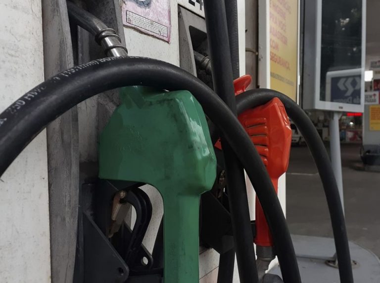 Puxada pelos combustíveis, inflação oficial fecha agosto em 0,87%