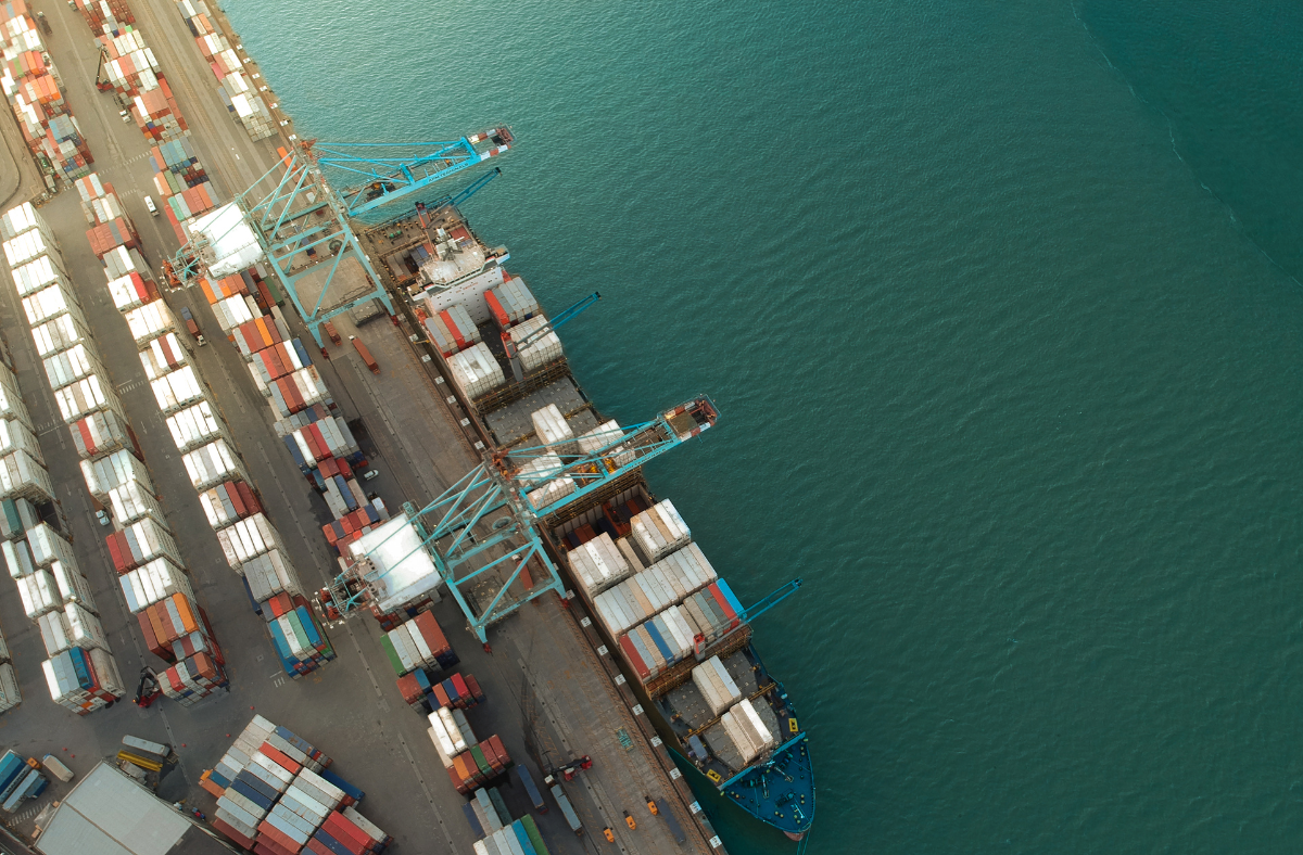 No momento, você está visualizando Setor de transporte rodoviário de cargas analisa impactos da ampliação do Porto de Santos