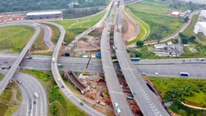 Leia mais sobre o artigo 11 mil km de rodovias, 24 mil ônibus, 27 aeroportos: entenda o que passa a ser fiscalizado pela Artesp