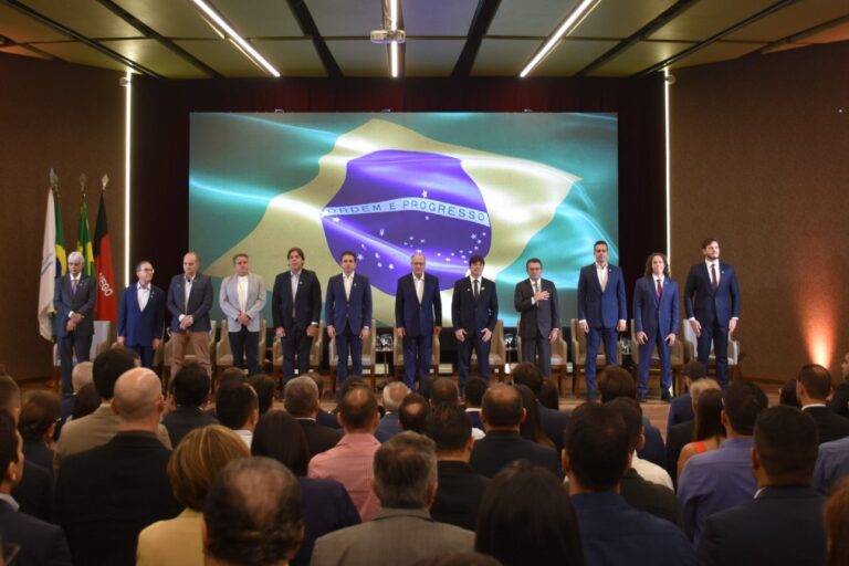 Leia mais sobre o artigo Setor da indústria discute combate ao Custo Brasil com a presença de Alckmin e Hugo Motta