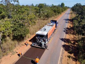Leia mais sobre o artigo Rodovias mineiras recebem mais de R$700 milhões em serviços de infraestrutura, em 2025