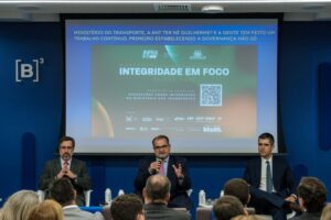 Leia mais sobre o artigo Junto à CGU, Ministério dos Transportes debate importância da integridade na infraestrutura de transportes
