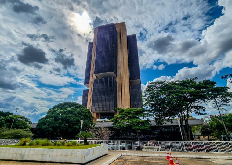No momento, você está visualizando Economistas mantêm previsão da Selic para 15% neste ano, mas reduzem a de 2026 para 12,38%