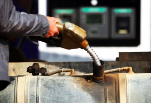Leia mais sobre o artigo Preço do diesel pode ter alta por novas sanções dos Estados Unidos