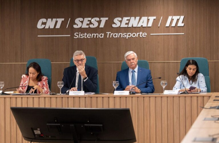 Leia mais sobre o artigo Seção II da CNT discute assuntos estratégicos para o futuro do Transporte Rodoviário de Cargas