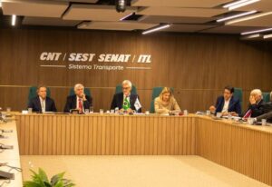 Leia mais sobre o artigo Reunião Ordinária da Diretoria da NTC&Logística celebra 62 anos da entidade e debate pautas relevantes do setor