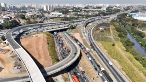 Leia mais sobre o artigo Governo Federal anuncia leilão da Fernão Dias para 11 de dezembro; projeto prevê mais de R$ 15 bilhões em investimentos