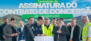 Leia mais sobre o artigo ANTT e Governo Federal assinam contrato da BR-040/495/RJ/MG e garantem R$ 8,8 bi para modernização e retomada de obras