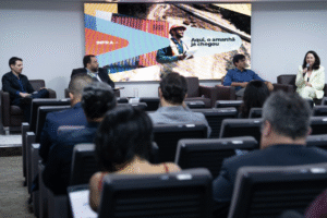 Leia mais sobre o artigo Transporte sustentável depende de frota nova e rodovias melhores, alerta CNT durante o lançamento do Programa MelhorAR