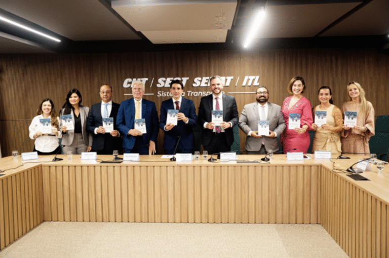 Leia mais sobre o artigo Diagnóstico inédito mostra avanço das práticas ESG nos setores portuário, aeroportuário e de navegação