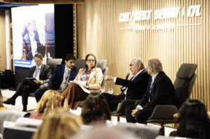 Leia mais sobre o artigo Inovação e cooperação impulsionam a descarbonização do transporte