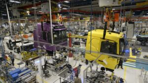 Leia mais sobre o artigo Indústria de caminhões e ônibus fecha 445 vagas em cinco meses