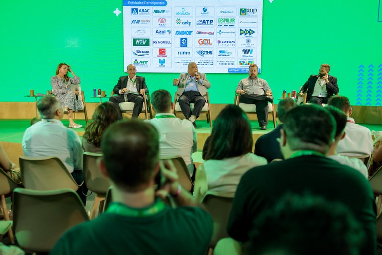 No momento, você está visualizando Governo Federal lança inventário nacional de emissões do setor de transportes na COP30