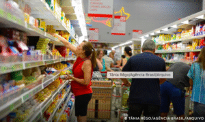 Leia mais sobre o artigo Mudanças no vale-alimentação ajudam a combater inflação , diz Abras