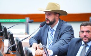 Leia mais sobre o artigo Câmara aprova admissibilidade da PEC 51/24, que garante melhores condições de trabalho para motoristas de transporte rodoviário de cargas e passageiros