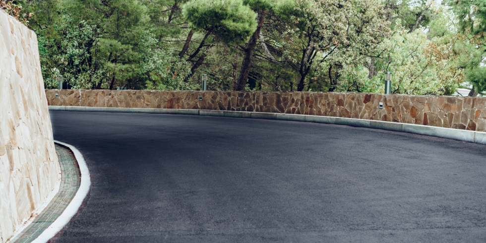 No momento, você está visualizando Substituto do asfalto tradicional chega ao Brasil para aguentar caminhões pesados e durar mais