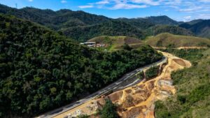 Leia mais sobre o artigo Via Dutra avança em modernização e segurança com obras estruturantes ao longo do eixo Rio–São Paulo