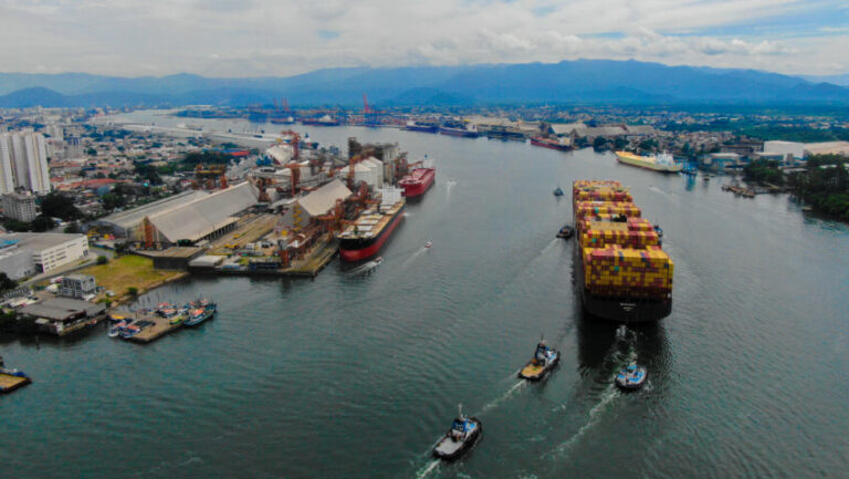 Leia mais sobre o artigo Porto de Santos bate novo recorde e movimenta 186,4 milhões de toneladas em 2025