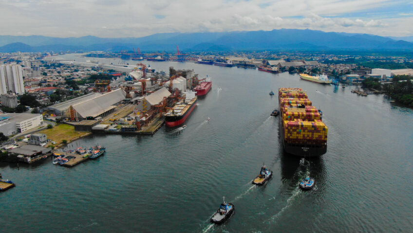 No momento, você está visualizando Porto de Santos bate novo recorde e movimenta 186,4 milhões de toneladas em 2025