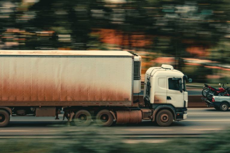 Leia mais sobre o artigo Suspensão do CNPJ de empresas que comercializam cargas roubadas é aprovada no PL Antifacção com apoio da CNT