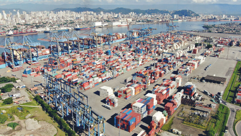 No momento, você está visualizando Porto de Santos bate recorde de cargas em 2025, mas gargalos pressionam logística