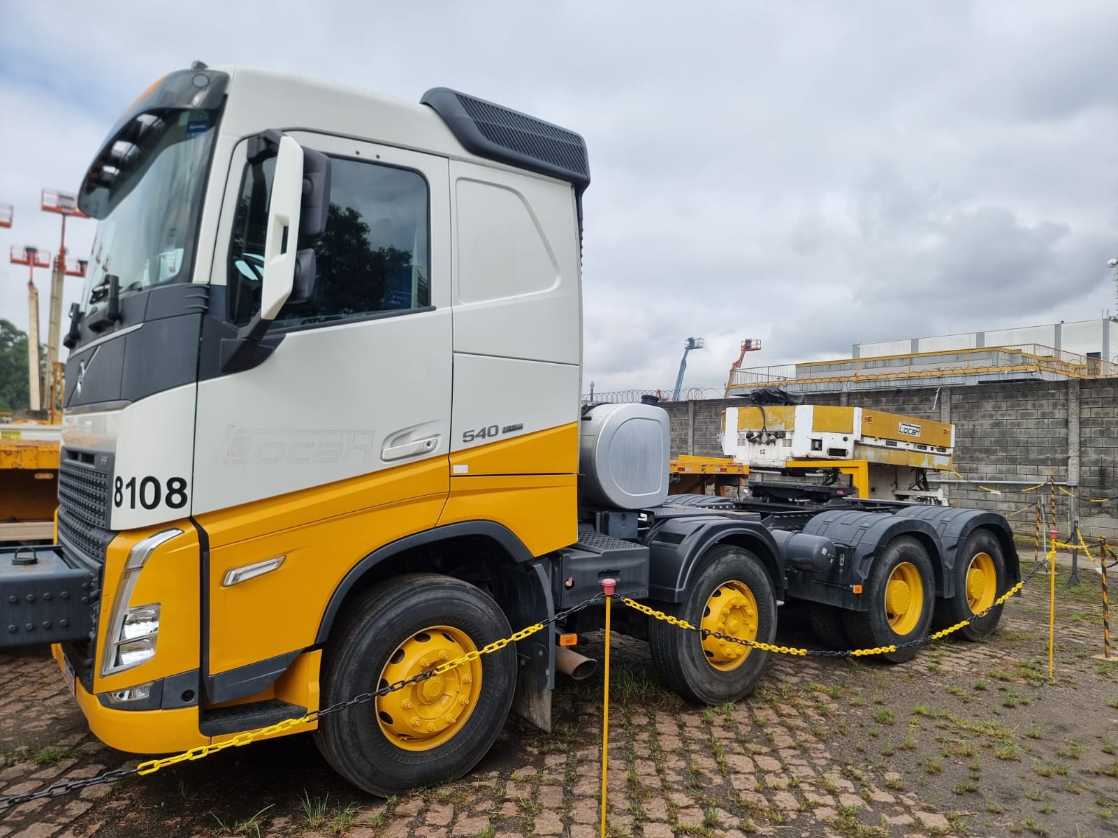 No momento, você está visualizando À VENDA: CAVALO MECÂNICO VOLVO FH 540 2022 8X4 CMT 300 t