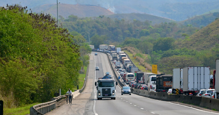 Leia mais sobre o artigo Projeto prevê corredor logístico eletrificado na Rodovia Presidente Dutra entre RJ e SP