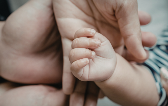 No momento, você está visualizando Lula sanciona lei que amplia licença-paternidade de 5 para 20 dias