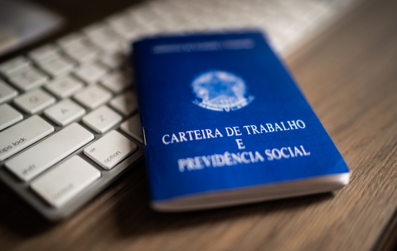 Leia mais sobre o artigo Estudo da CNI aponta que redução da jornada de trabalho pode diminuir PIB em mais de R$ 76 bi