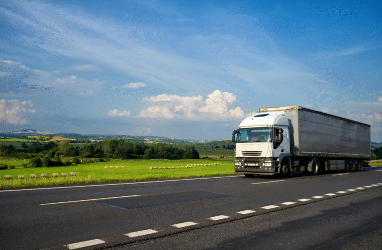 Leia mais sobre o artigo Rodovias mineiras têm restrição de circulação de veículos pesados no feriado do Dia do Trabalhador