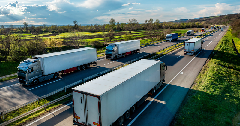 No momento, você está visualizando Transporte de cargas puxa crescimento do setor em fevereiro, revela IBGE