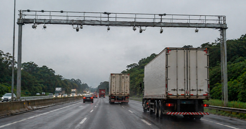 No momento, você está visualizando Free flow: Governo suspende 3,4 milhões de multas e dá prazo para tarifas vencidas