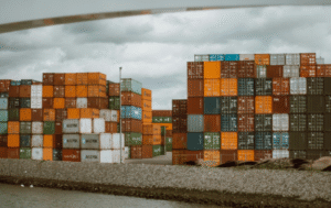 Leia mais sobre o artigo Balança comercial brasileira registra superávit de R$ 10,5 bi em abril; exportações aos EUA caem 11%