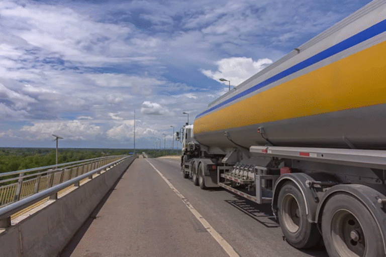 Leia mais sobre o artigo Distribuidoras veem nova escalada de preços do diesel no 2º semestre
