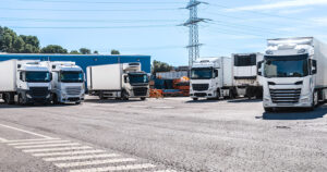 Leia mais sobre o artigo Transporte de cargas opera com defasagem média de 10%, aponta FETCESP