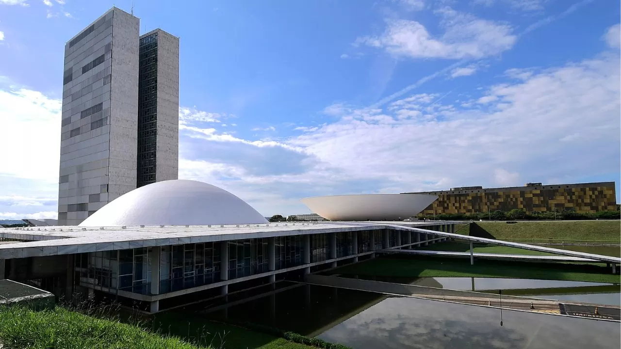 No momento, você está visualizando MP do frete mínimo avança e apps têm novas regras no Brasil já em 2026
