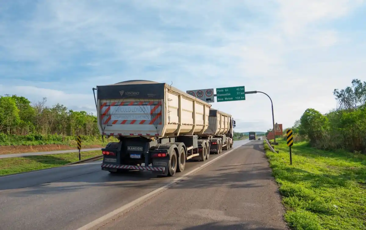 No momento, você está visualizando Transporte de cargas entra em alerta com avanço das novas regras do CIOT