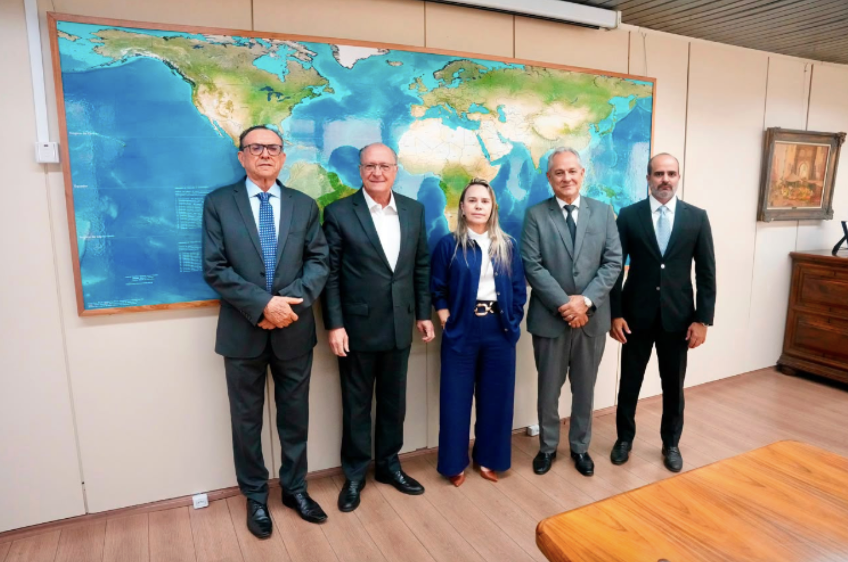 No momento, você está visualizando CNT apresenta ao vice-presidente Geraldo Alckmin demandas do transporte sobre a MP do Piso Mínimo do Frete