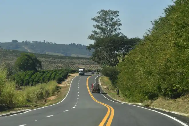 No momento, você está visualizando Falta de políticas públicas para o transporte prejudica cadeia produtiva industrial