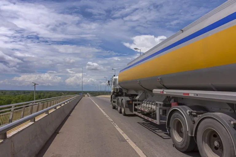 Leia mais sobre o artigo Governo vai prorrogar subvenção a produtores e importadores de gasolina