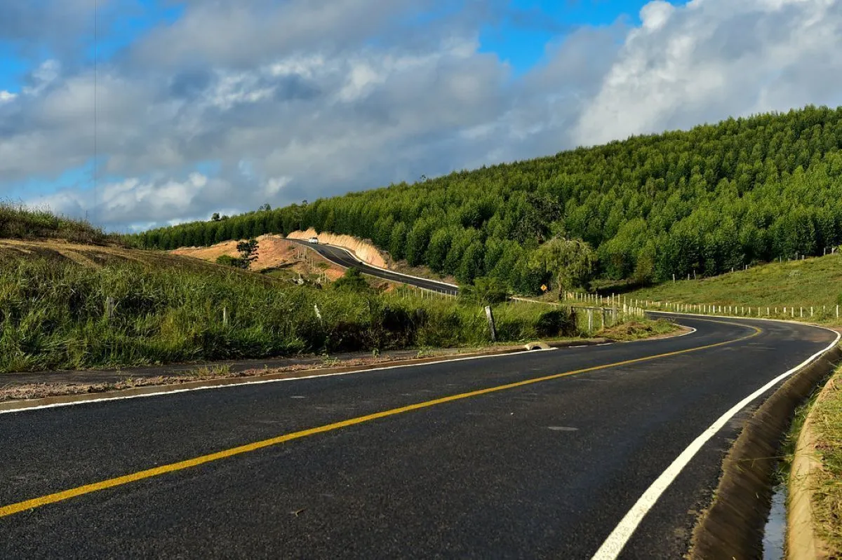 No momento, você está visualizando BNDES anuncia R$ 890 milhões para investimentos em rodovias no ES