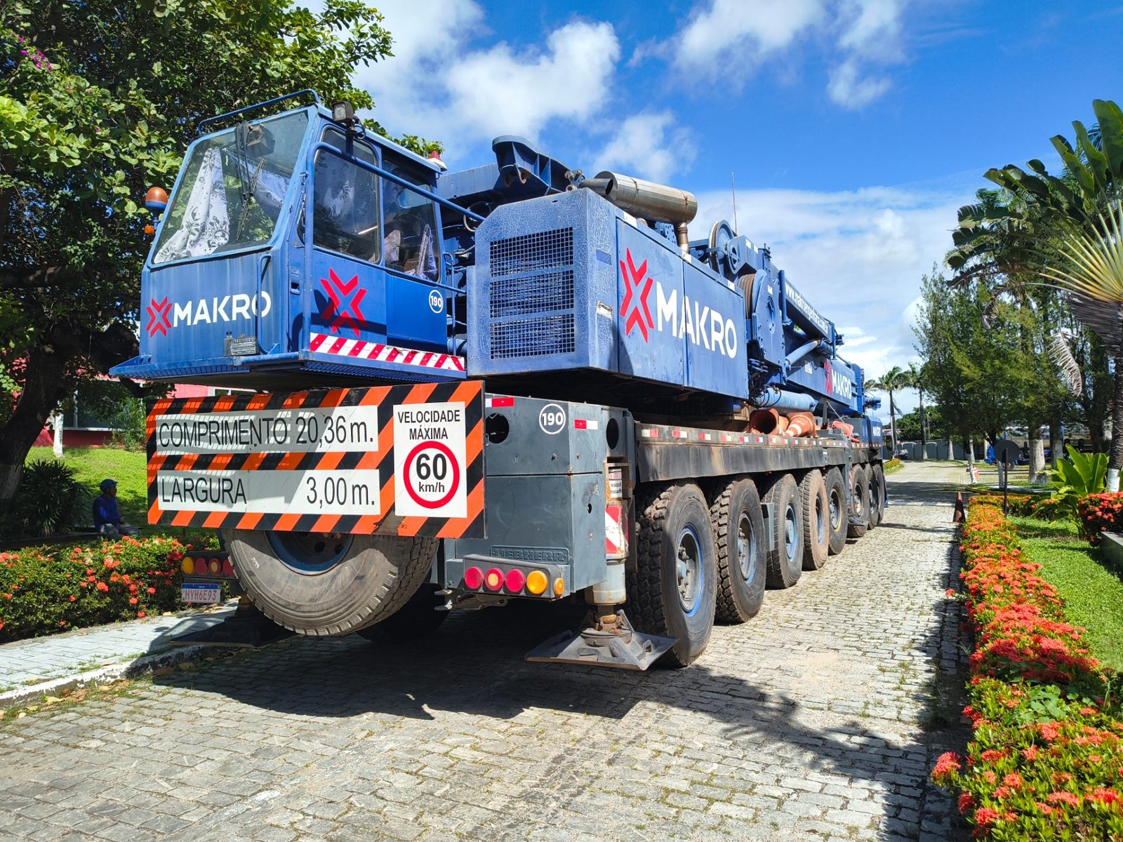 No momento, você está visualizando À VENDA: GUINDASTE TELESCÓPICO LIEBHERR LTM 1400 1997/1998