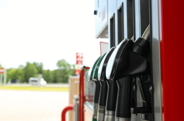 Leia mais sobre o artigo Combustíveis: governo reduz imposto da gasolina e do etanol e subsidia diesel